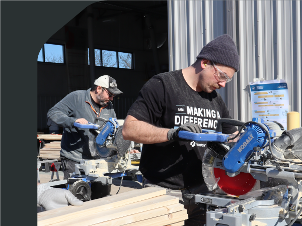 Oshkosh Corporation team members volunteering