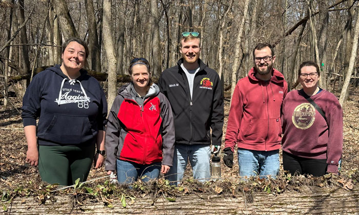 Ripon south woods clean up volunteers